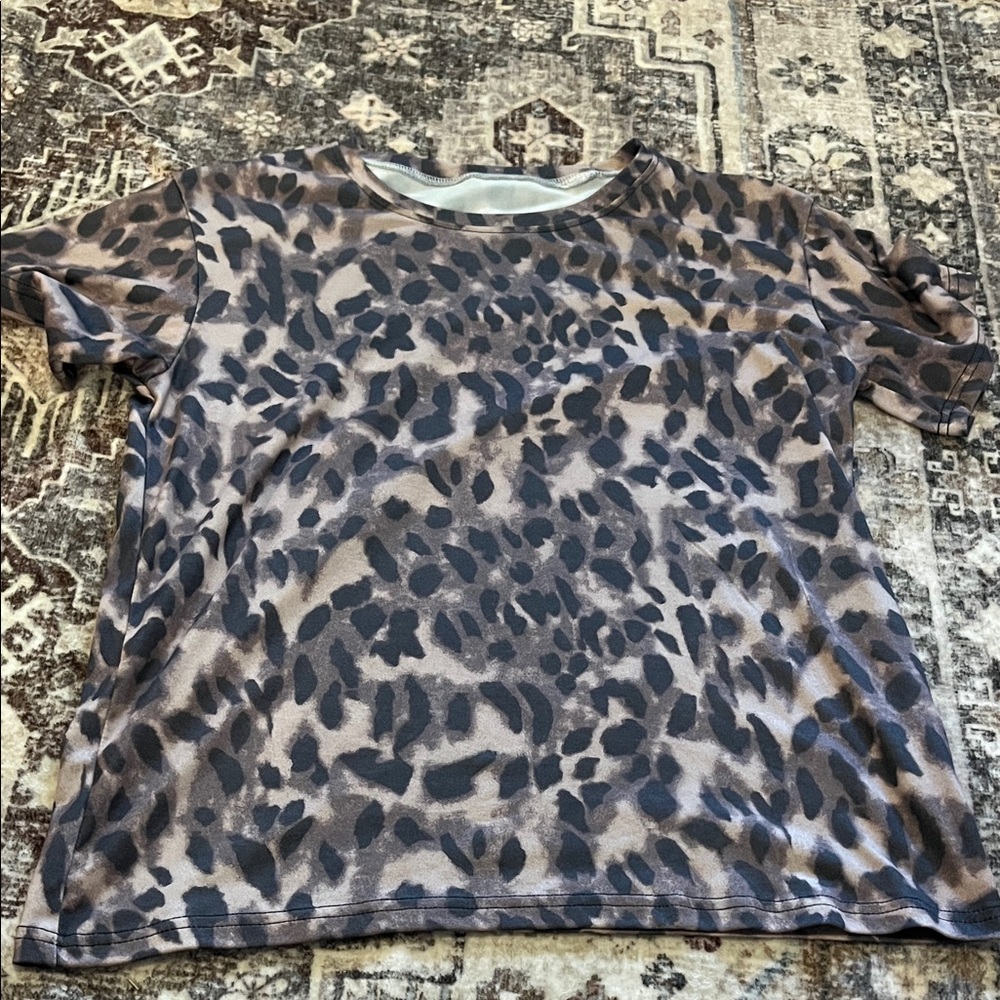 SHEIN Leopard Print Short Sleeve Tee